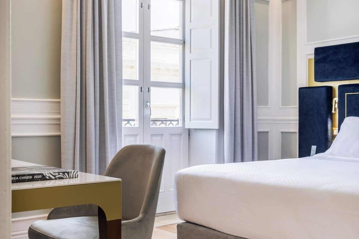 superior double room | 1 bedroom, premium bedding, minibar, in-room safe