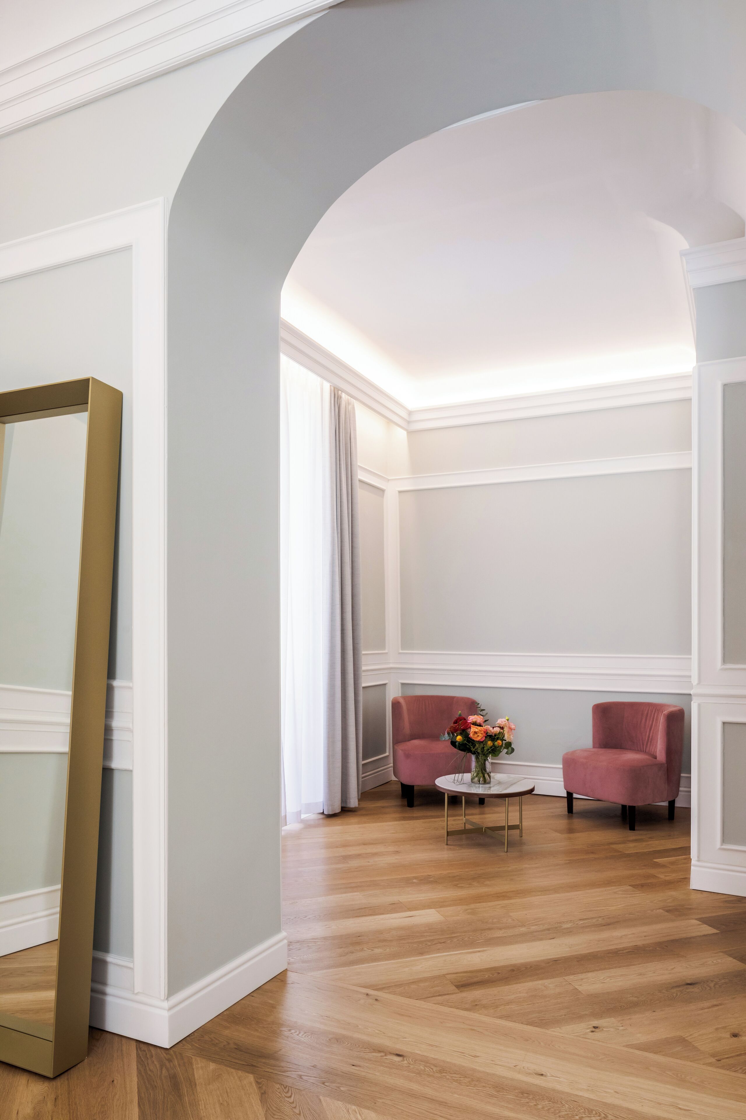 suite | living area | 42-inch smart tv with digital channels, tv