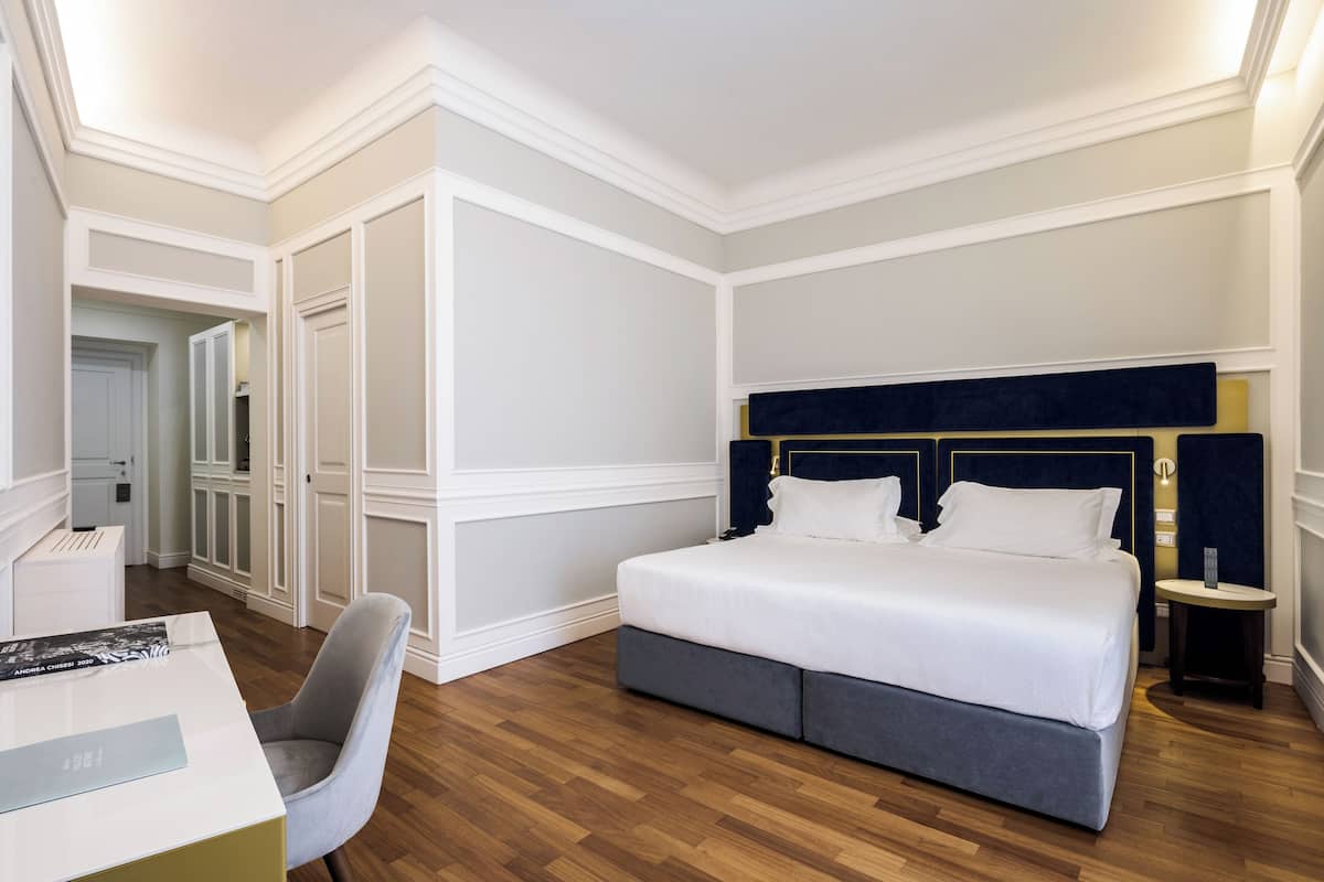 Phòng đôi Deluxe, 1 giường đôi | 1 phòng ngủ, bộ đồ giường cao cấp, minibar, két bảo mật tại phòng