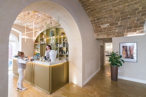 Bar (in der Unterkunft)