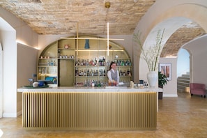 Bar (in der Unterkunft)