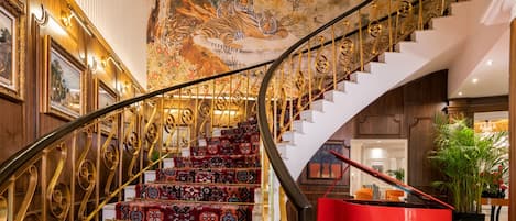Handrails in stairways