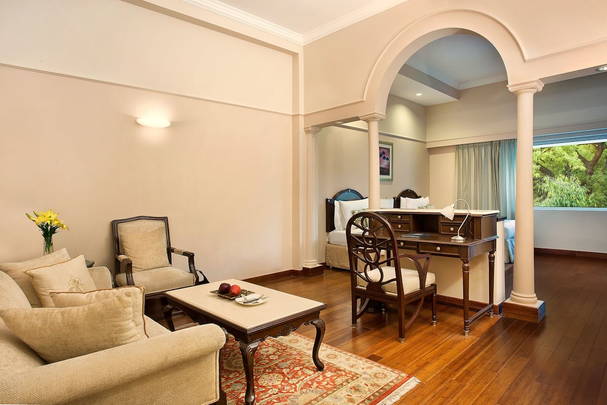 Room, Non Smoking (Heritage Parlor) | Egyptian cotton sheets, premium bedding, down duvets, pillow-top beds