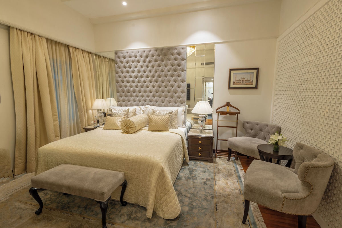 Habitación superior, 1 cama King size | Sábanas de algodón egipcio, ropa de cama de alta calidad y edredón