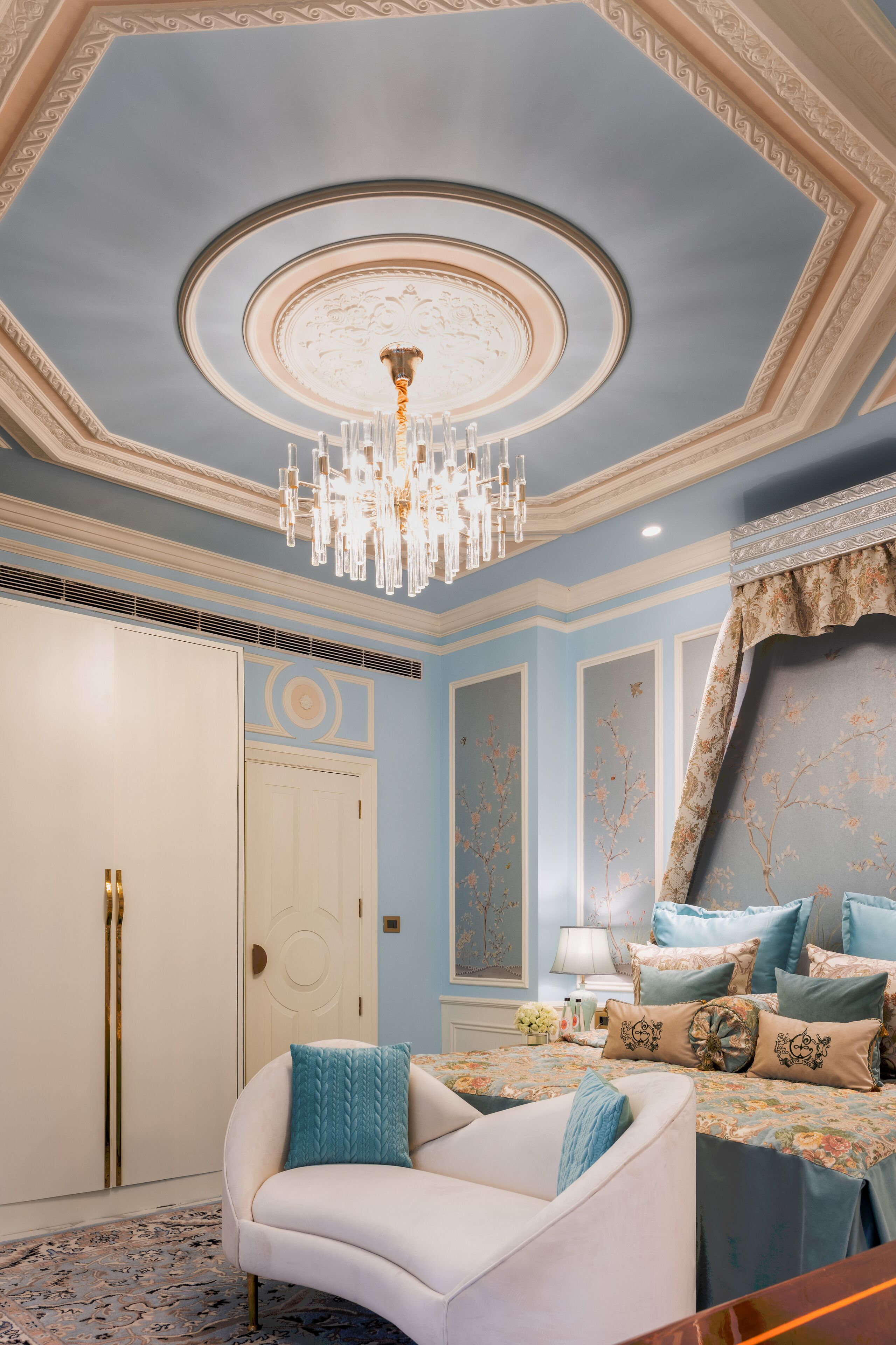 luxury suite, non smoking (heritage with whirlpool) | egyptian cotton sheets, premium bedding, down duvets, pillow-top beds