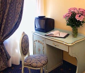Minibar, in-room safe, desk, soundproofing