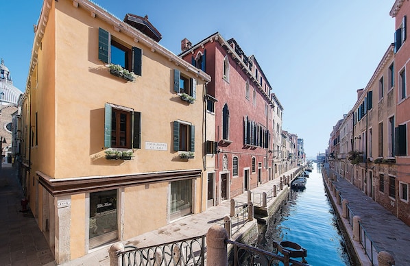 Junior Suite with Canal View | View from room