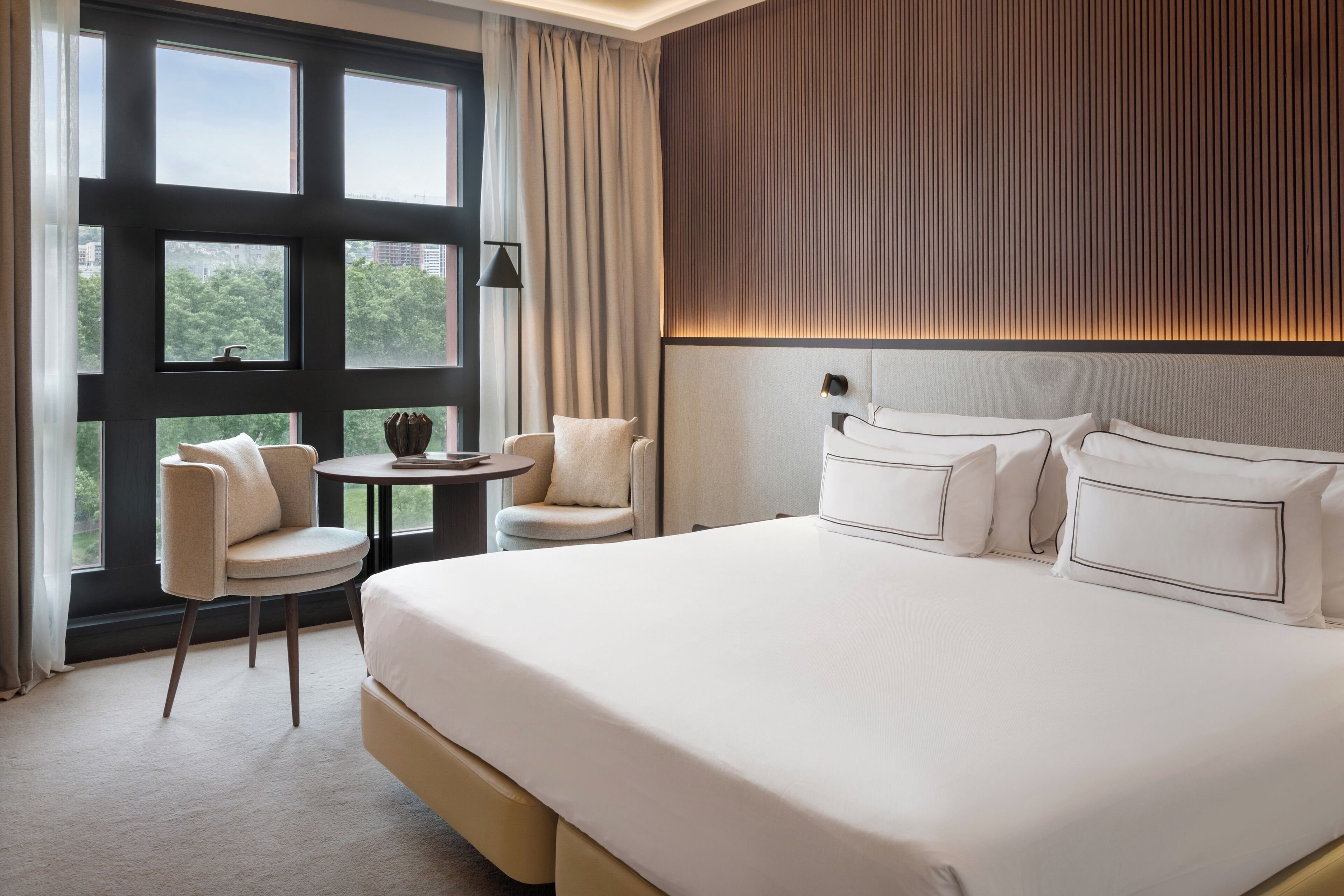 Melia Room, Room, Park View | Minibar, in-room safe, desk, soundproofing