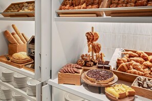 Daily buffet breakfast for a fee - Hotel Melia Bilbao (Bilbao)
