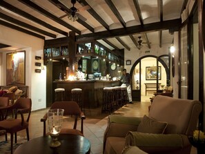 Bar lounge