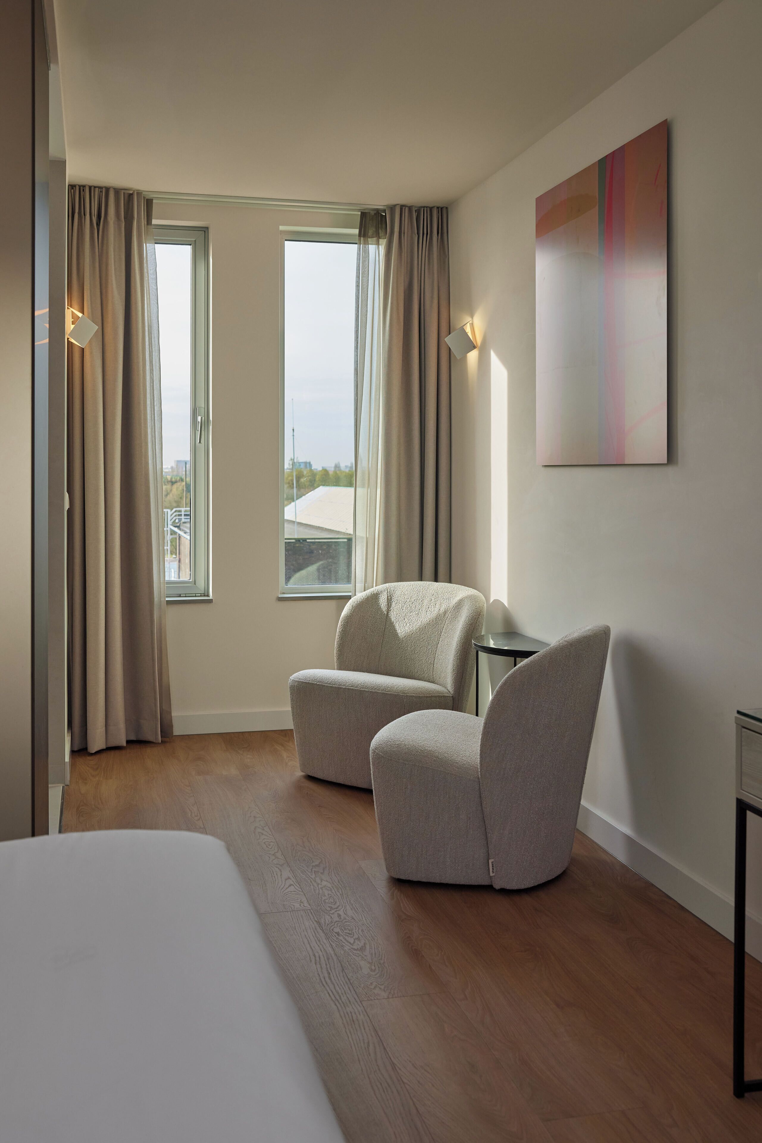 superior deluxe room | 1 bedroom, in-room safe, desk, laptop workspace