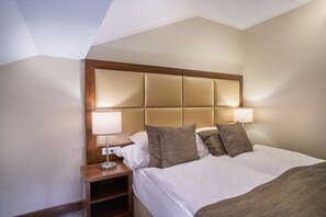 Premium bedding, minibar, in-room safe, desk - Kosher Hotel KING DAVID Prague (Prague)