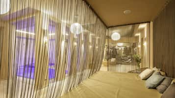 Couples treatment room(s), steam room, body treatments, hydrotherapy