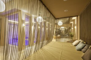 Couples treatment rooms, steam room, body treatments, hydrotherapy