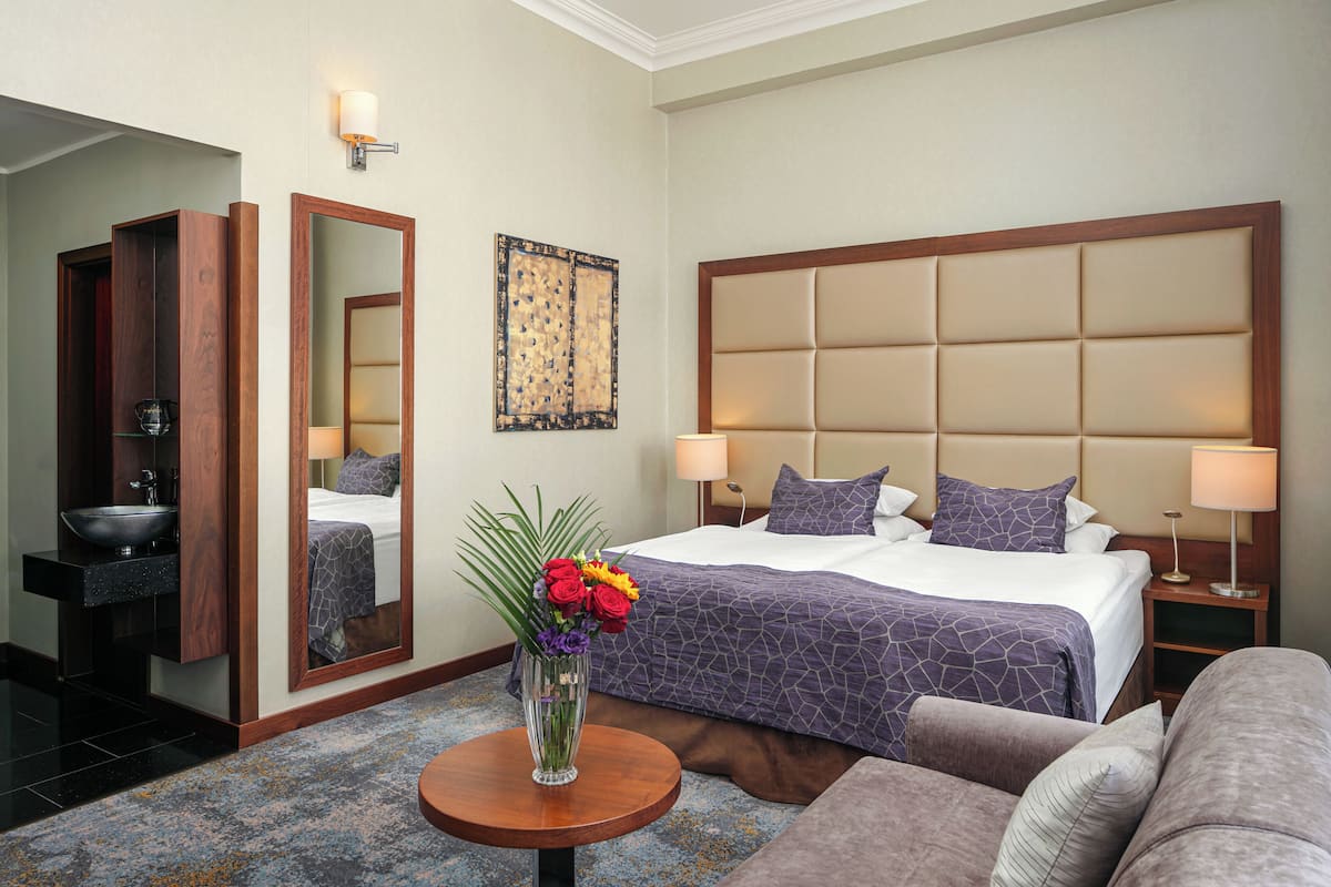 Boutique Suite (SPA entrance included) | Premium bedding, minibar, in-room safe, desk