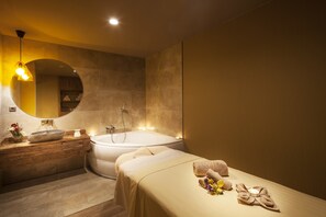 Couples treatment rooms, steam room, body treatments, hydrotherapy