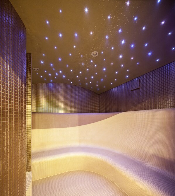 Couples treatment rooms, steam room, body treatments, hydrotherapy