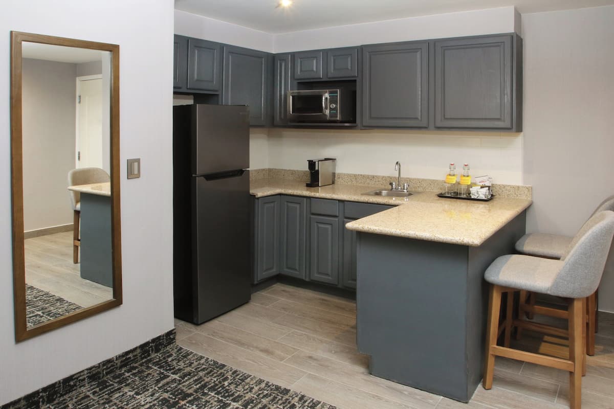 1 bedroom, in-room safe, desk, free cots/infant beds