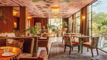 Breakfast, lunch, dinner served; garden views