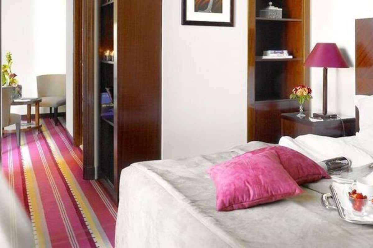 Family Room | Premium bedding, pillow-top beds, minibar, in-room safe