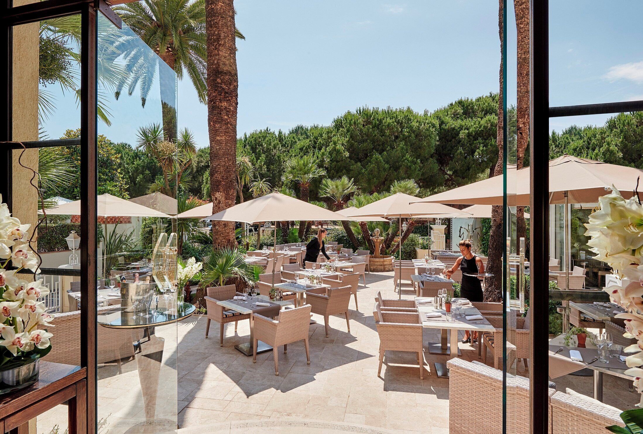 breakfast, lunch, dinner served; garden views