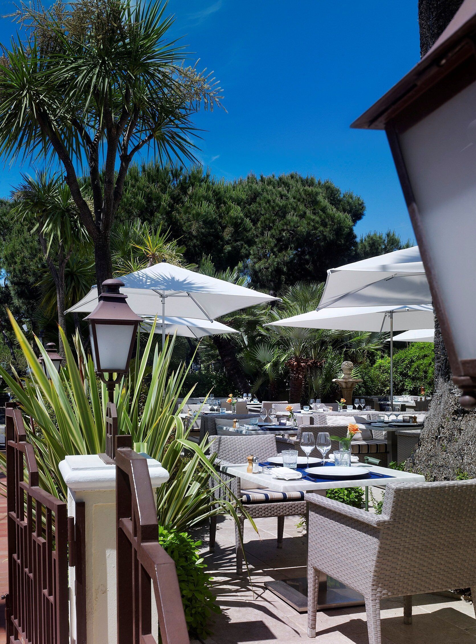 breakfast, lunch, dinner served; garden views