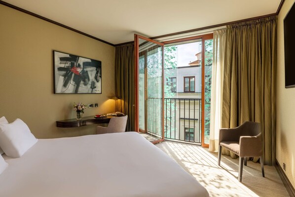 Deluxe Room | Premium bedding, Select Comfort beds, minibar, in-room safe