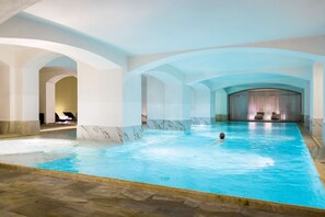 Couples treatment rooms, sauna, hot tub, steam room, body treatments