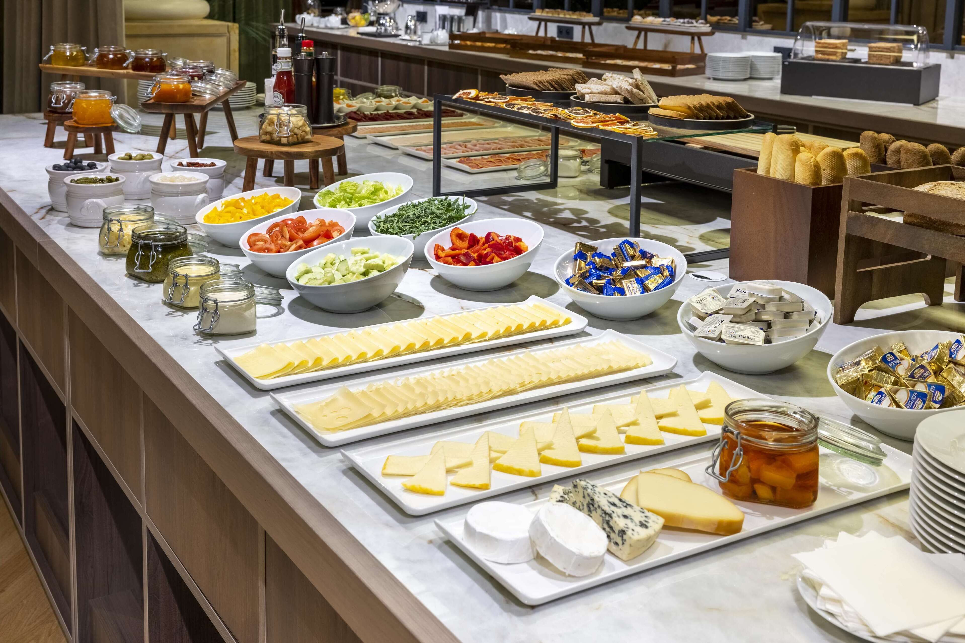 daily buffet breakfast for a fee