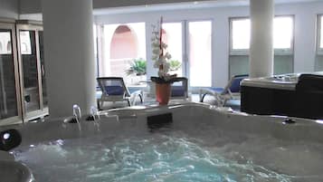 Bain à remous intérieur