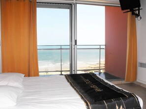 Studio (for 3 to 4 persons) Sea View | Premium bedding, individually furnished, bed sheets