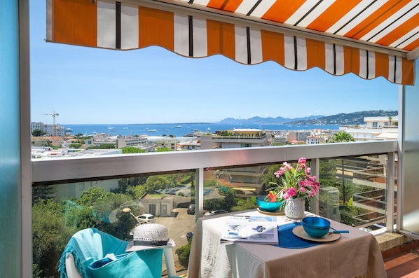 Apartment 6 people - 1 bedroom + 1 sleeping alcove - Sea view - Air conditioned | Balcony - Pierre & Vacances Résidence La Rostagne (Antibes)