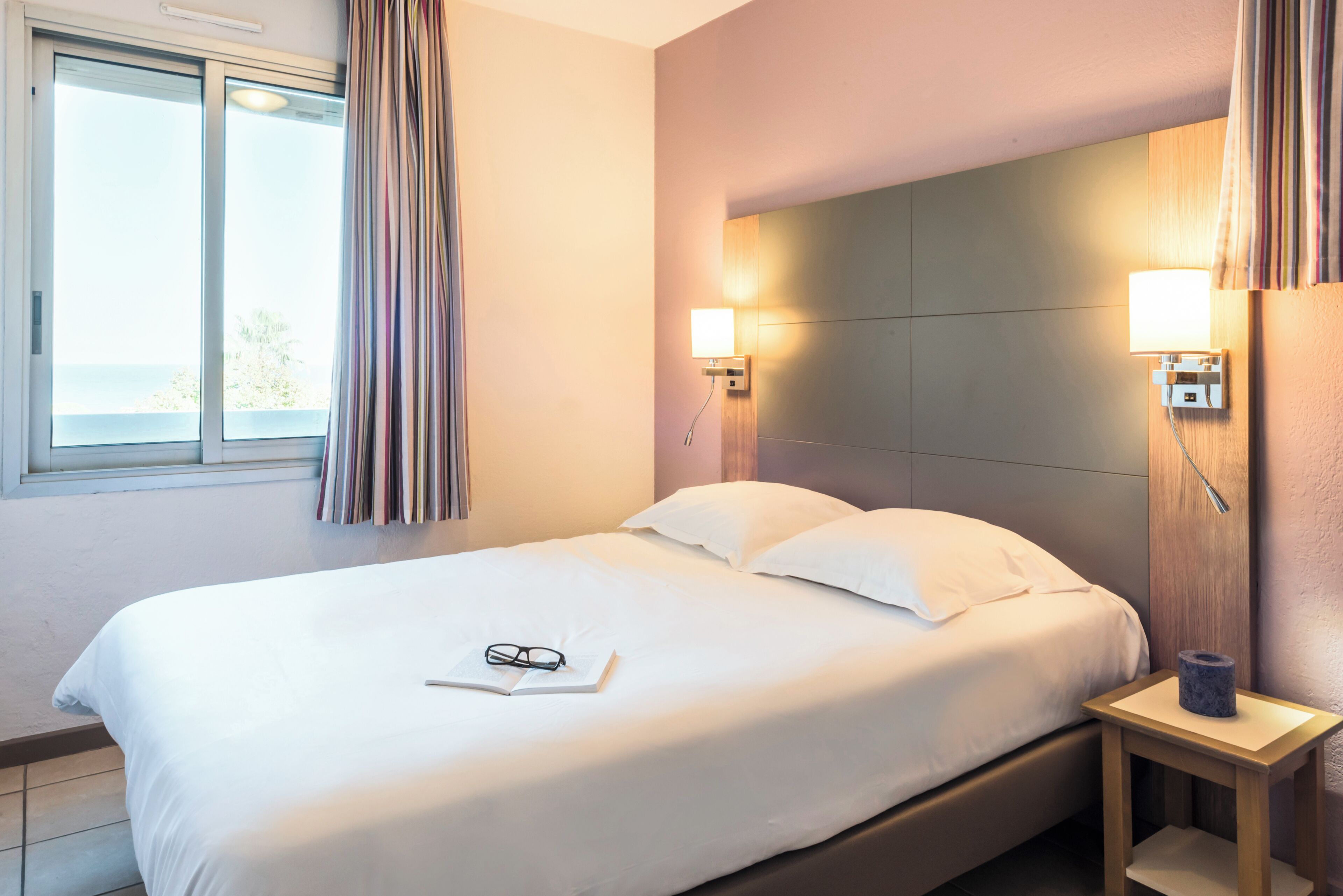 Apartment 6 people - 1 bedroom + 1 sleeping alcove - Sea view -  Air conditioned | Blackout drapes, iron/ironing board (on request), cribs (surcharge)