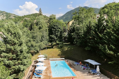 Seasonal outdoor pool