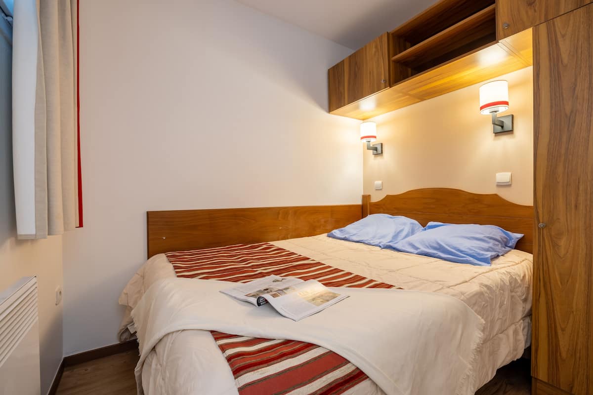 Apartment, 1 Bedroom | Iron/ironing board, free WiFi, bed sheets