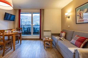 Studio 2 people | Living area | Flat-screen TV