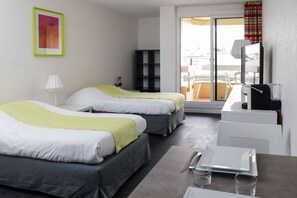 Studio, Balcony, City View | Soundproofing, iron/ironing board, free WiFi, bed sheets - Résidence Victoria Surf (Biarritz)
