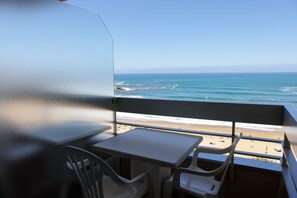 Studio, Balkon, Meerblick | Terrasse/Patio