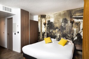Minibar, in-room safe, free cribs/infant beds, WiFi