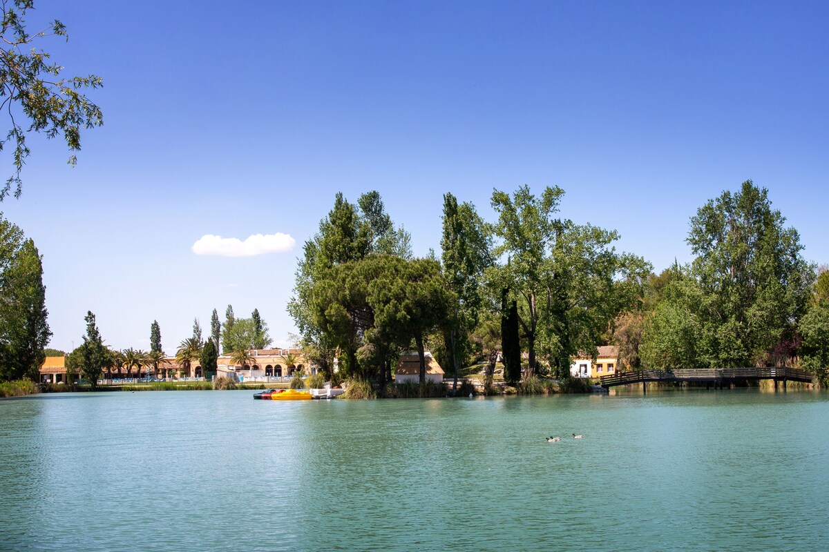 SOWELL Family Les Amandiers