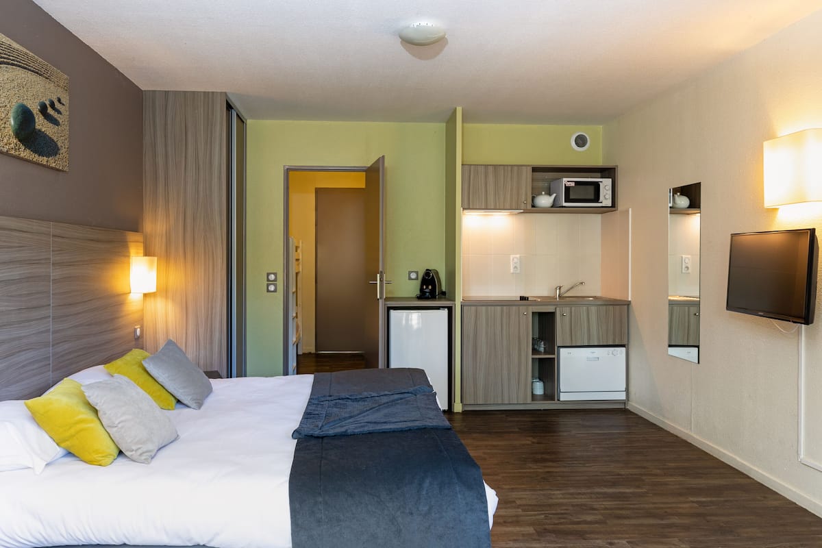 In-room safe, blackout drapes, free cribs/infant beds, free WiFi