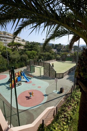 Children’s play area – outdoor