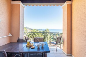 Căn hộ, 1 phòng ngủ, hiên, quang cảnh biển | Hiên