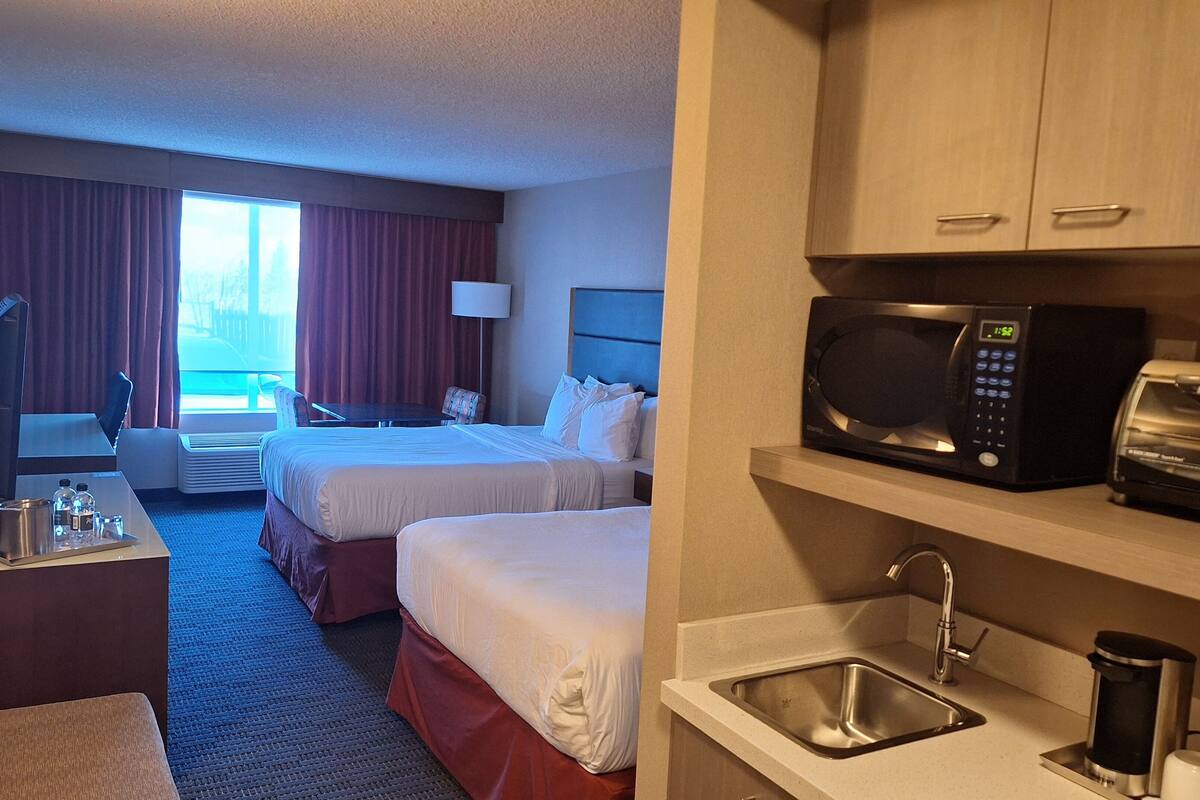 room, 2 queen beds, non smoking | 1 bedroom, premium bedding, down duvets, in-room safe