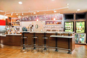 Bar (on property) - Courtyard by Marriott Salinas Monterey (Salinas)