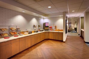 Tägliches inbegriffenes Frühstücksbuffet