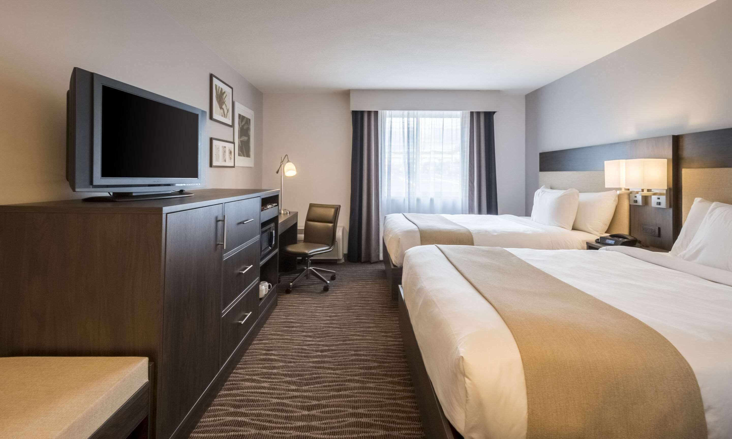 1 bedroom, in-room safe, desk, iron/ironing board