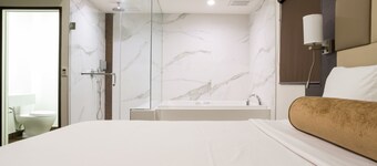 Hotel Xilo Glendale