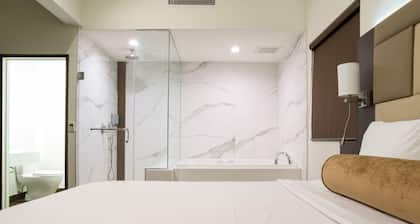 Hotel Xilo Glendale