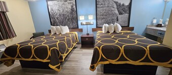 Super 8 by Wyndham Clinton